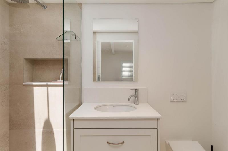 To Let 5 Bedroom Property for Rent in Steenberg Estate Western Cape